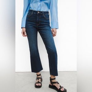 NWOT Zara Indigo mid rise indigo flare crop jeans with stretch | size 4